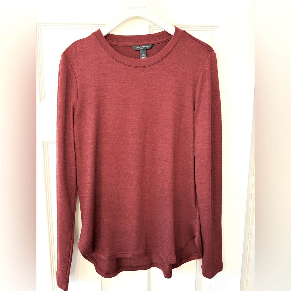 BANANA REPUBLIC Luxespun Crew Neck Sweater in Burnt Red - Size S